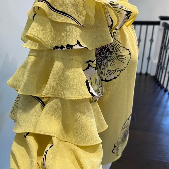 Yellow off shoulder Ruffle Blouse by 1. State Size Large perfect condition - Picture 2 of 9